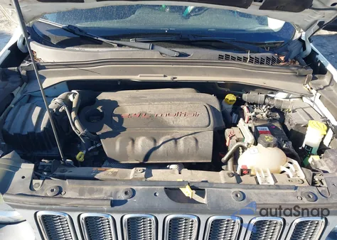 2015 Jeep Renegade Latitude z USA, uszkodzony, nr VIN ZACCJABT5FPC35228